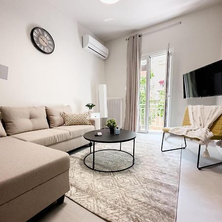 Metro Chic Haven: Modernized Urban Studio Near The Tram Athene Buitenkant foto