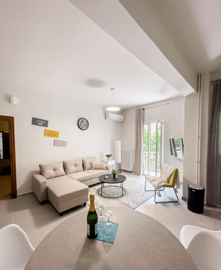 Metro Chic Haven: Modernized Urban Studio Near The Tram Athene Buitenkant foto