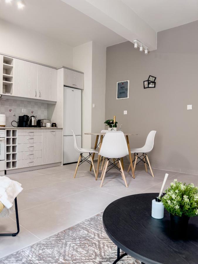 Metro Chic Haven: Modernized Urban Studio Near The Tram Athene Buitenkant foto