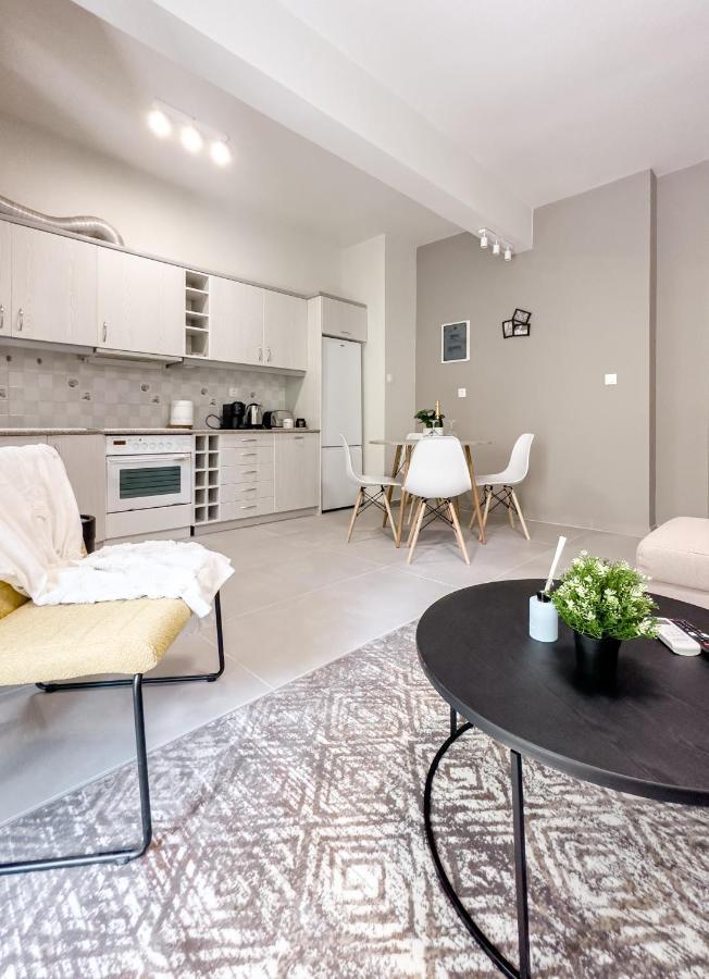Metro Chic Haven: Modernized Urban Studio Near The Tram Athene Buitenkant foto
