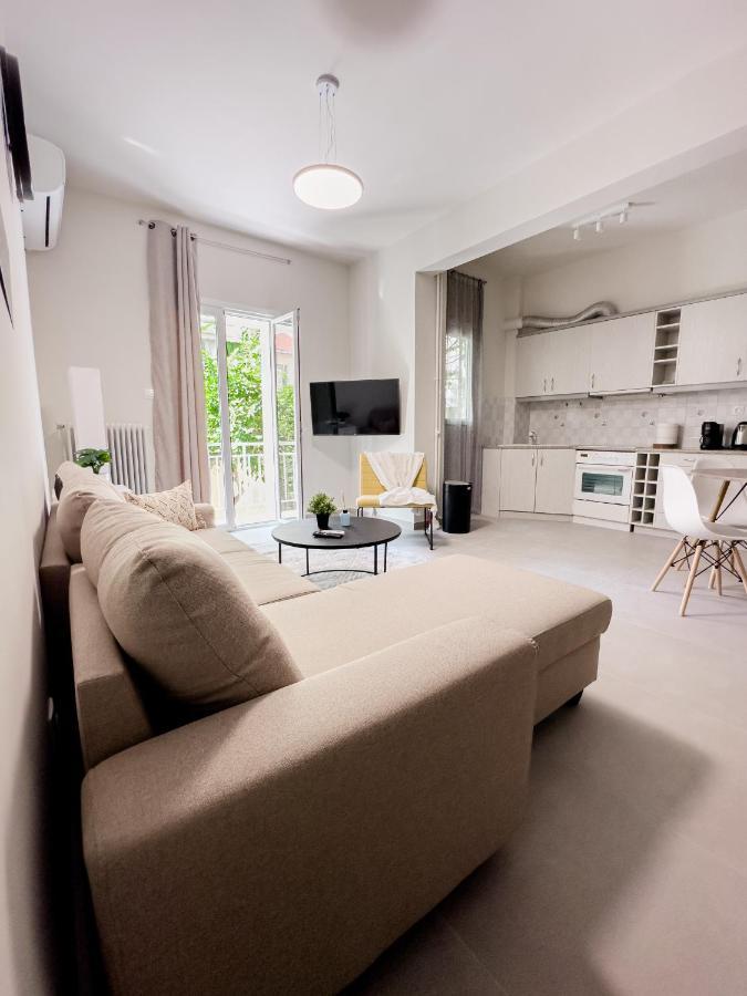 Metro Chic Haven: Modernized Urban Studio Near The Tram Athene Buitenkant foto