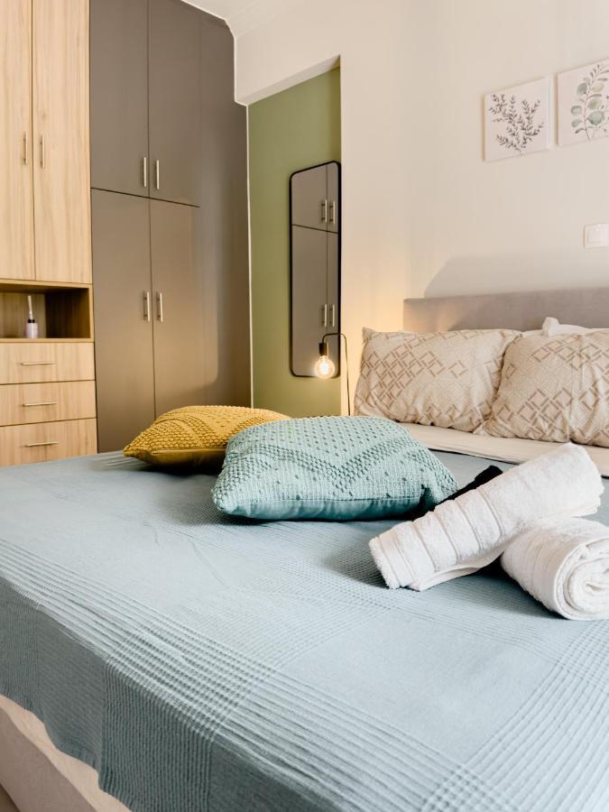 Metro Chic Haven: Modernized Urban Studio Near The Tram Athene Buitenkant foto