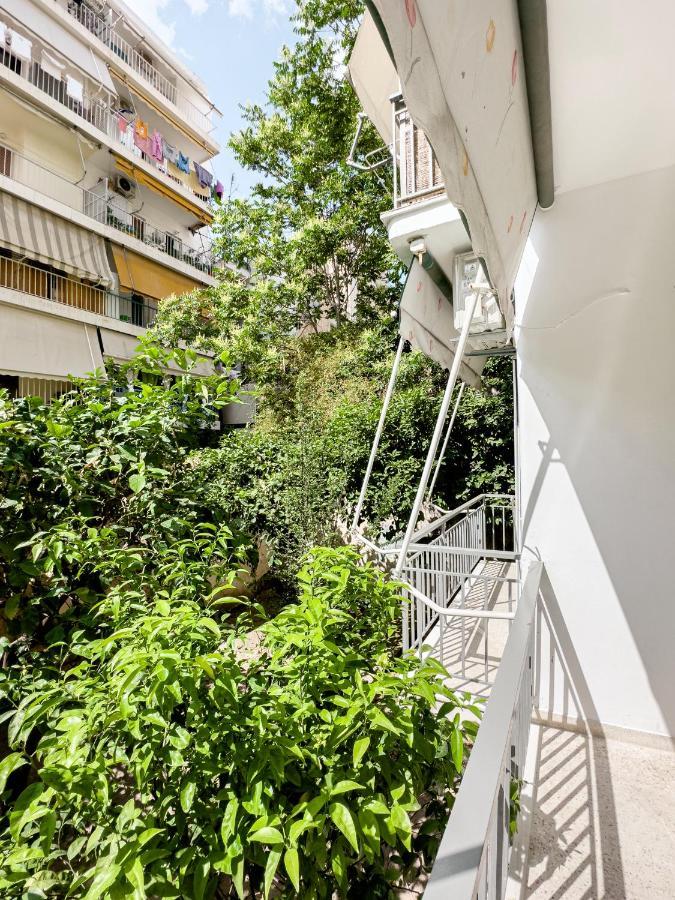 Metro Chic Haven: Modernized Urban Studio Near The Tram Athene Buitenkant foto