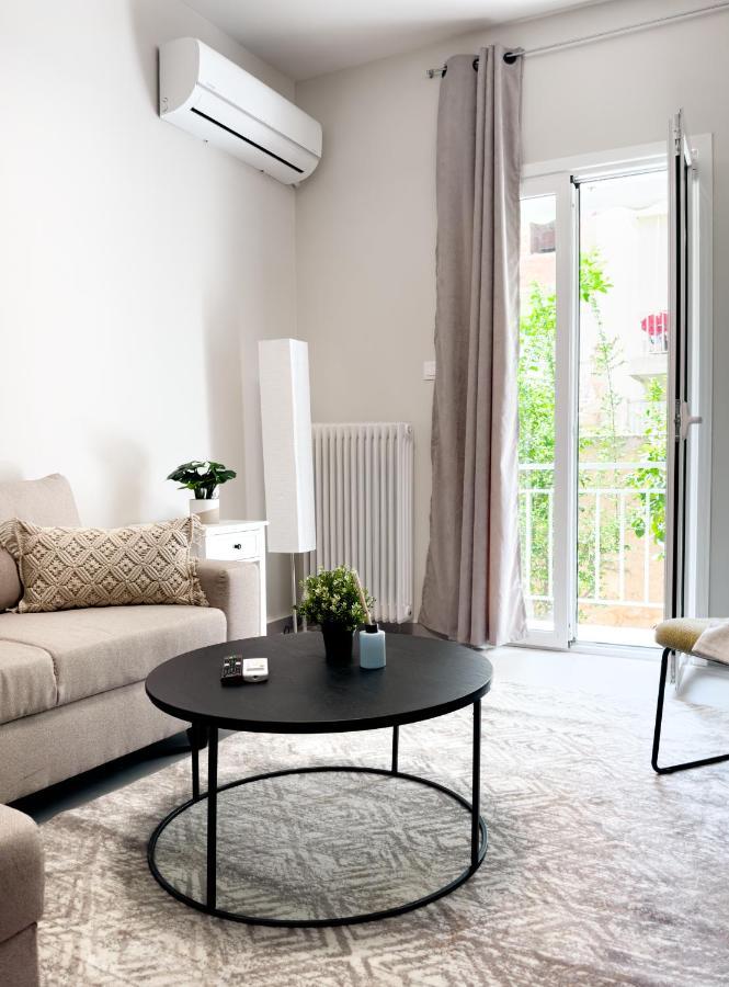 Metro Chic Haven: Modernized Urban Studio Near The Tram Athene Buitenkant foto