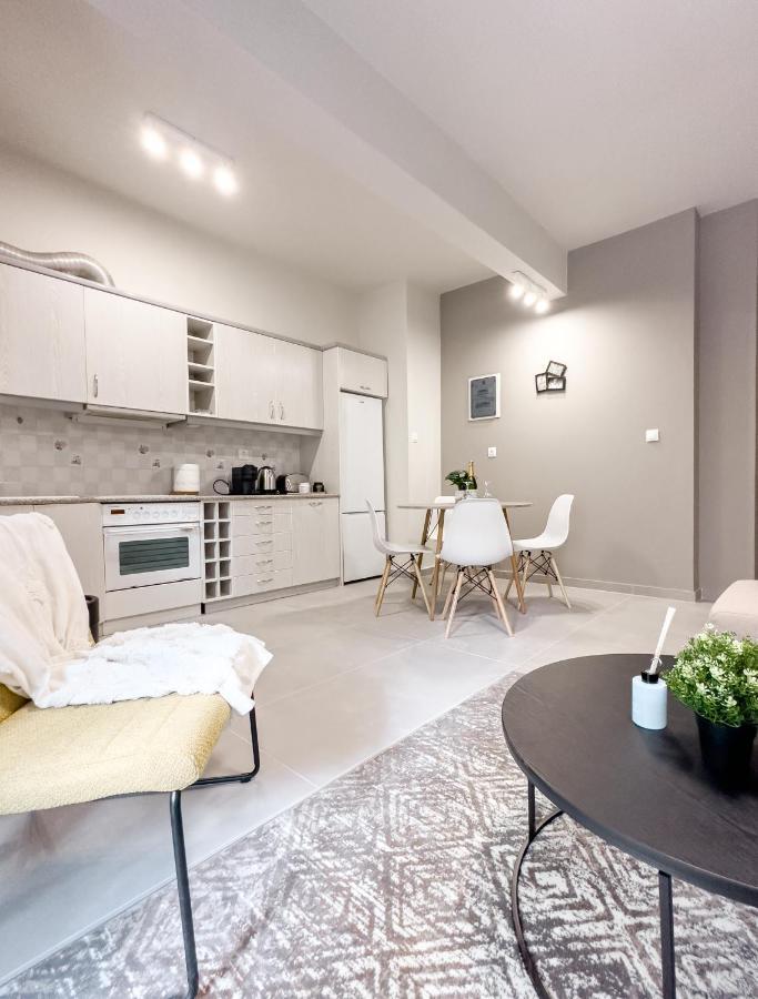 Metro Chic Haven: Modernized Urban Studio Near The Tram Athene Buitenkant foto