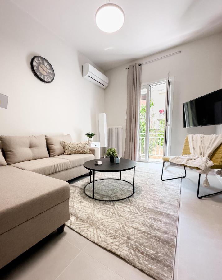 Metro Chic Haven: Modernized Urban Studio Near The Tram Athene Buitenkant foto